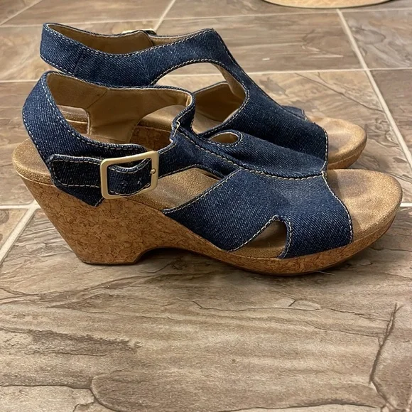 Clarks Denim Wedge Sandal - Picture 5 of 7